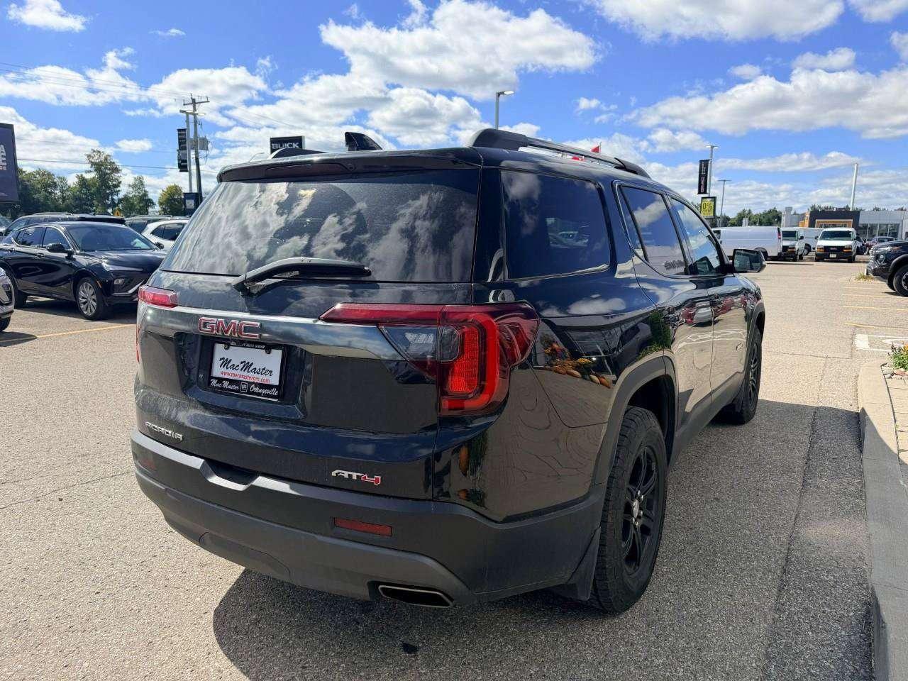 2023 GMC Acadia AT4, 3.6L V6, AWD, ALLOYS, LEATHER, 6-PASSENGER, 1-OWNER, MACMASTER ORIGINAL, CERTIFIED PREOWNED! Photo