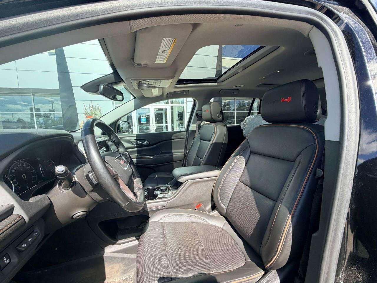 2023 GMC Acadia AT4, 3.6L V6, AWD, ALLOYS, LEATHER, 6-PASSENGER, 1-OWNER, MACMASTER ORIGINAL, CERTIFIED PREOWNED! Photo