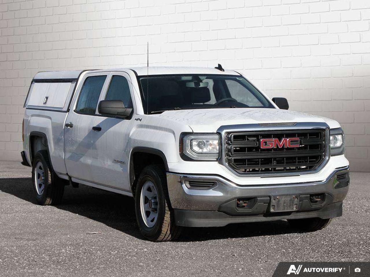 2017 GMC Sierra 1500 WT, 5.3L V8, 4X4, STEELS, CLOTH, BENCH, ONE-OWNER, AS-TRADED! Photo