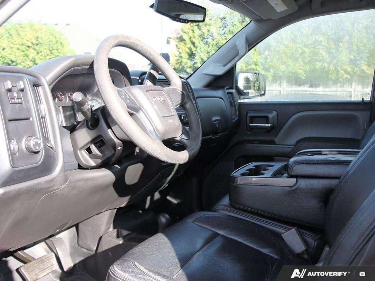 2017 GMC Sierra 1500 WT, 5.3L V8, 4X4, STEELS, CLOTH, BENCH, ONE-OWNER, AS-TRADED! Photo