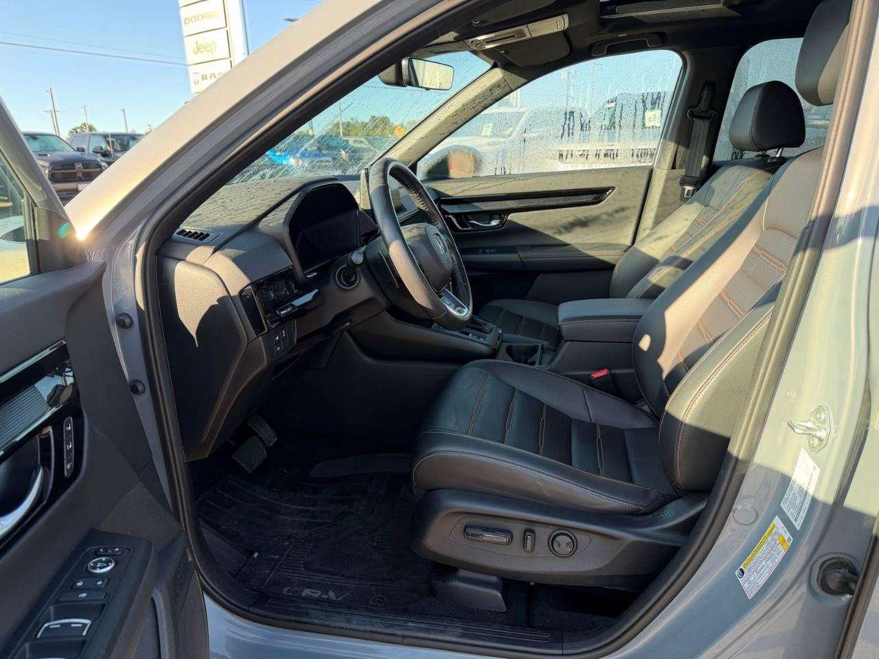 2024 Honda CR-V ACCIDENT FREE   SUNROOF   LEATHER Photo