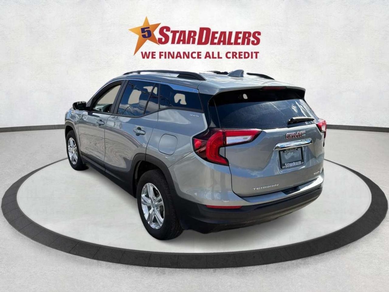 2024 GMC Terrain SLE/WINTER READY/BUPCAM/WE FINANCE ALL CREDIT! Photo4