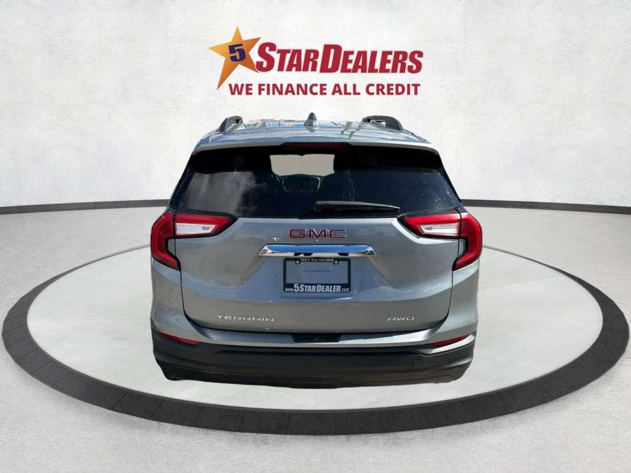 2024 GMC Terrain SLE/WINTER READY/BUPCAM/WE FINANCE ALL CREDIT! Photo