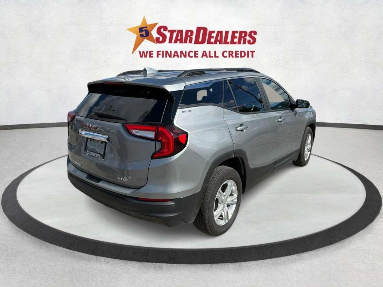 2024 GMC Terrain SLE/WINTER READY/BUPCAM/WE FINANCE ALL CREDIT! Photo