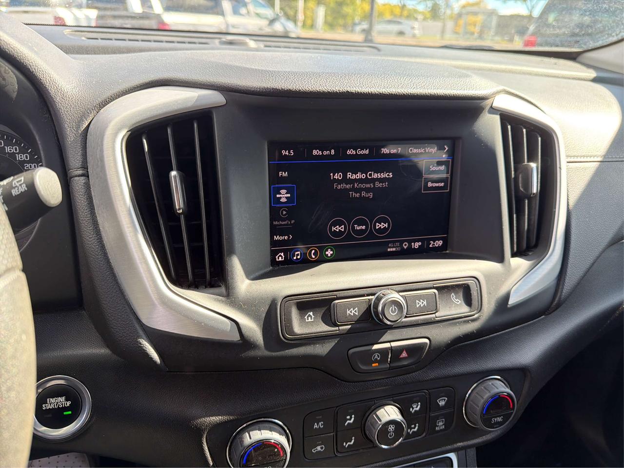 2024 GMC Terrain SLE/WINTER READY/BUPCAM/WE FINANCE ALL CREDIT! Photo