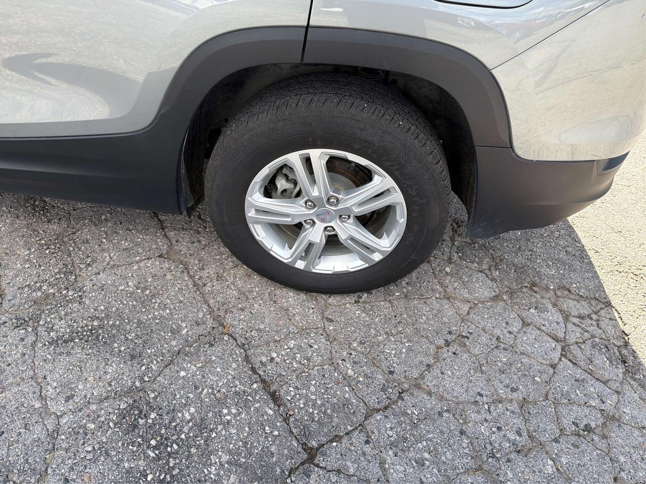 2024 GMC Terrain SLE/WINTER READY/BUPCAM/WE FINANCE ALL CREDIT! Photo