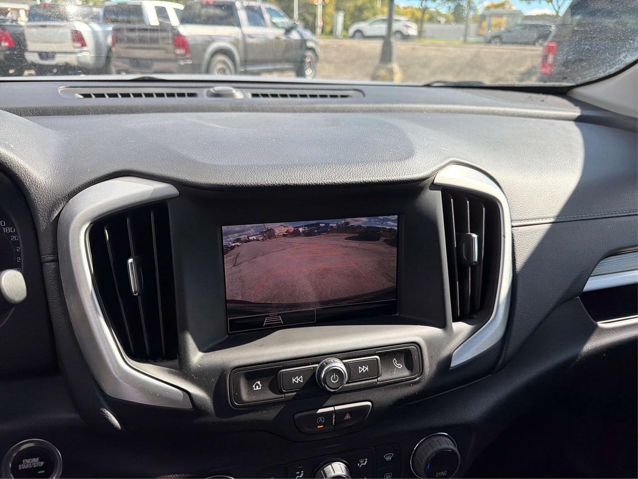 2024 GMC Terrain SLE/WINTER READY/BUPCAM/WE FINANCE ALL CREDIT! Photo