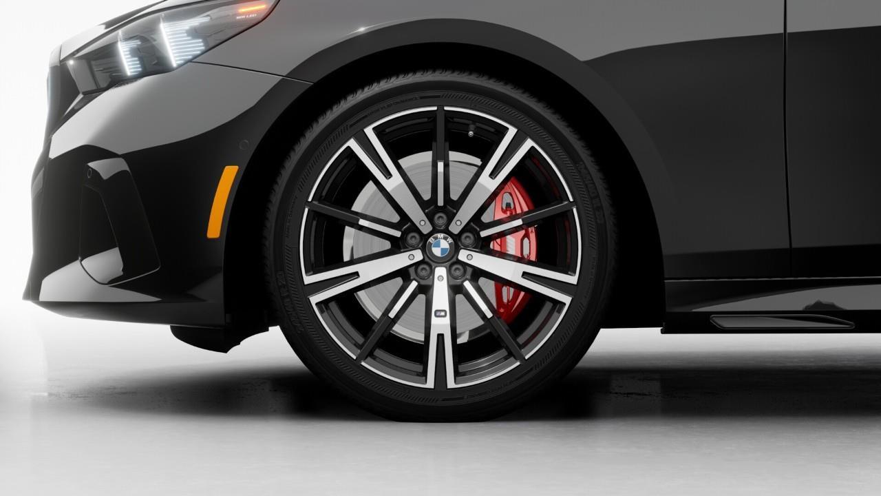 2027 BMW 530 i xDrive 4dr All-Wheel Drive Sedan Photo