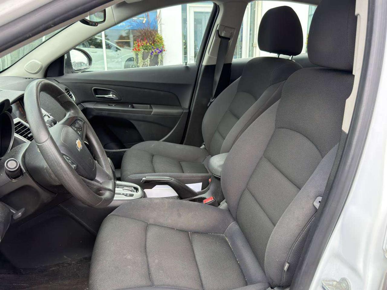 2016 Chevrolet Cruze 4DR SDN LT W-1LT Photo