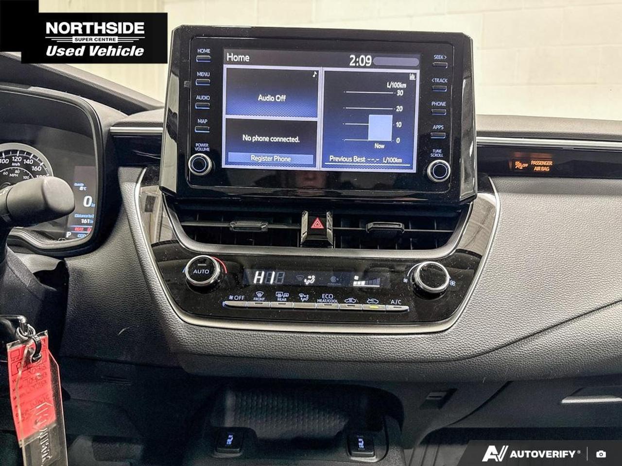 2022 Toyota Corolla LE CVT Photo