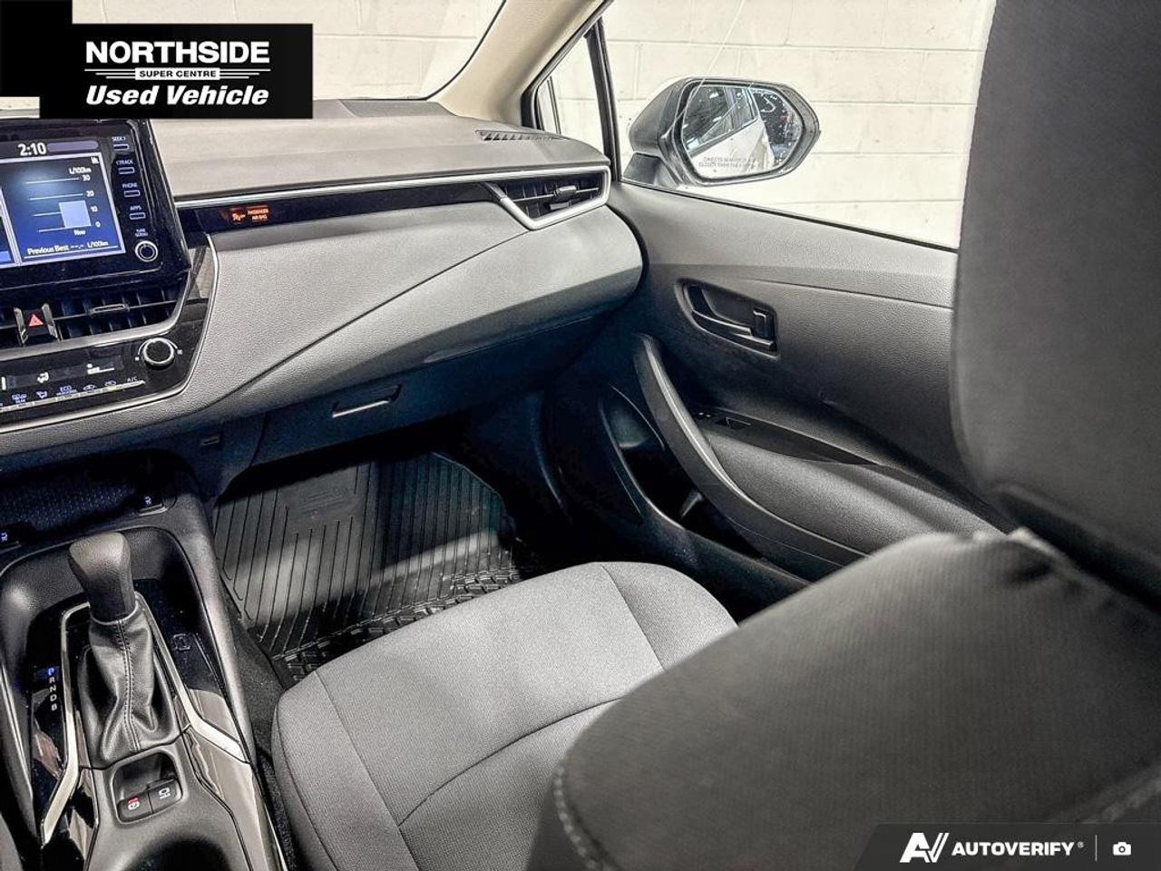 2022 Toyota Corolla LE CVT Photo
