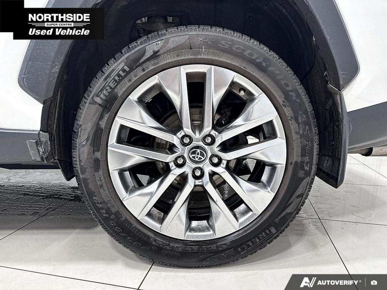 2021 Toyota RAV4 XLE AWD Photo