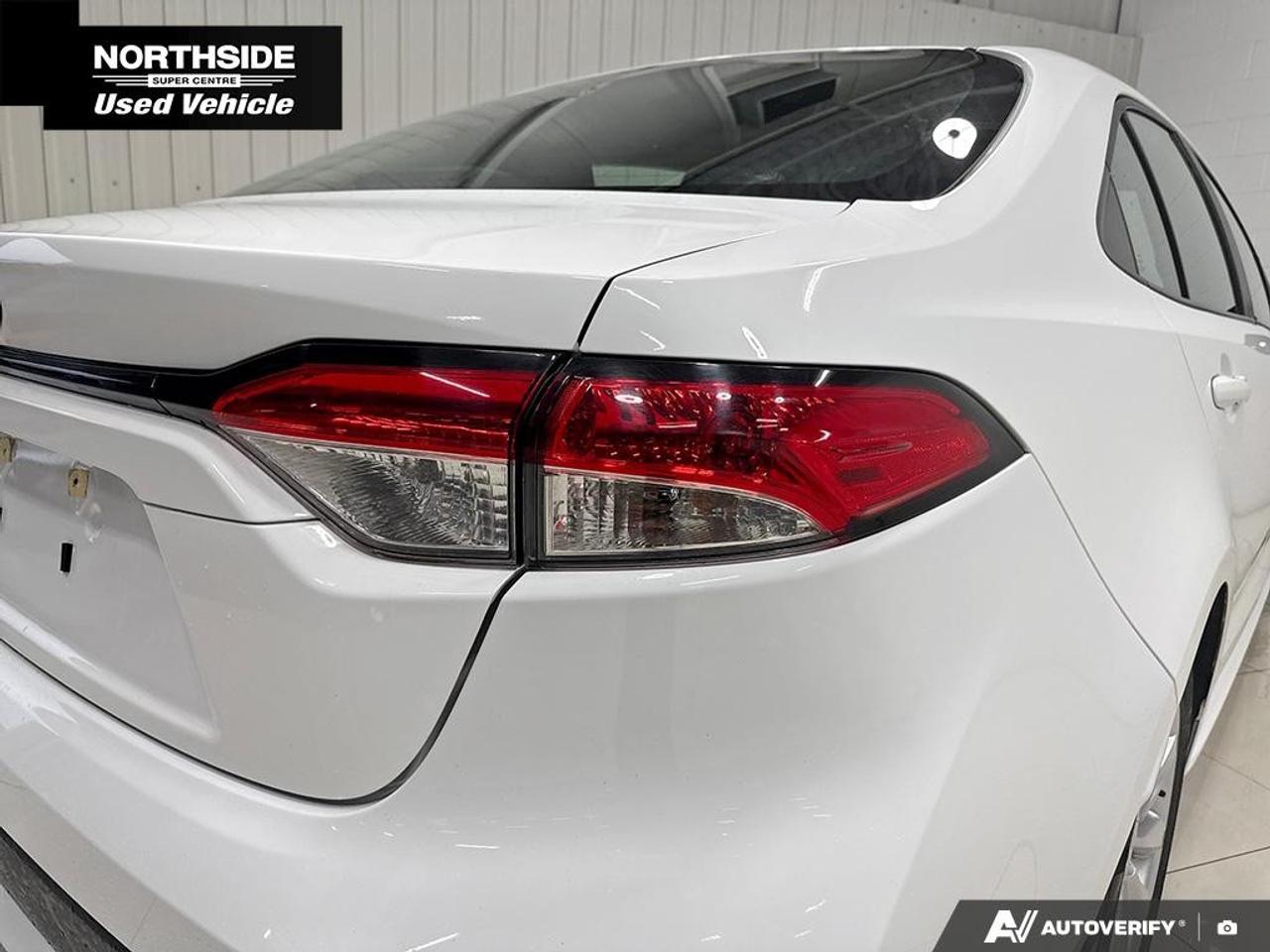 2022 Toyota Corolla L Manual Photo