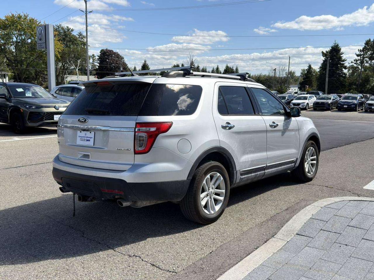 2014 Ford Explorer FWD 4dr XLT Photo2