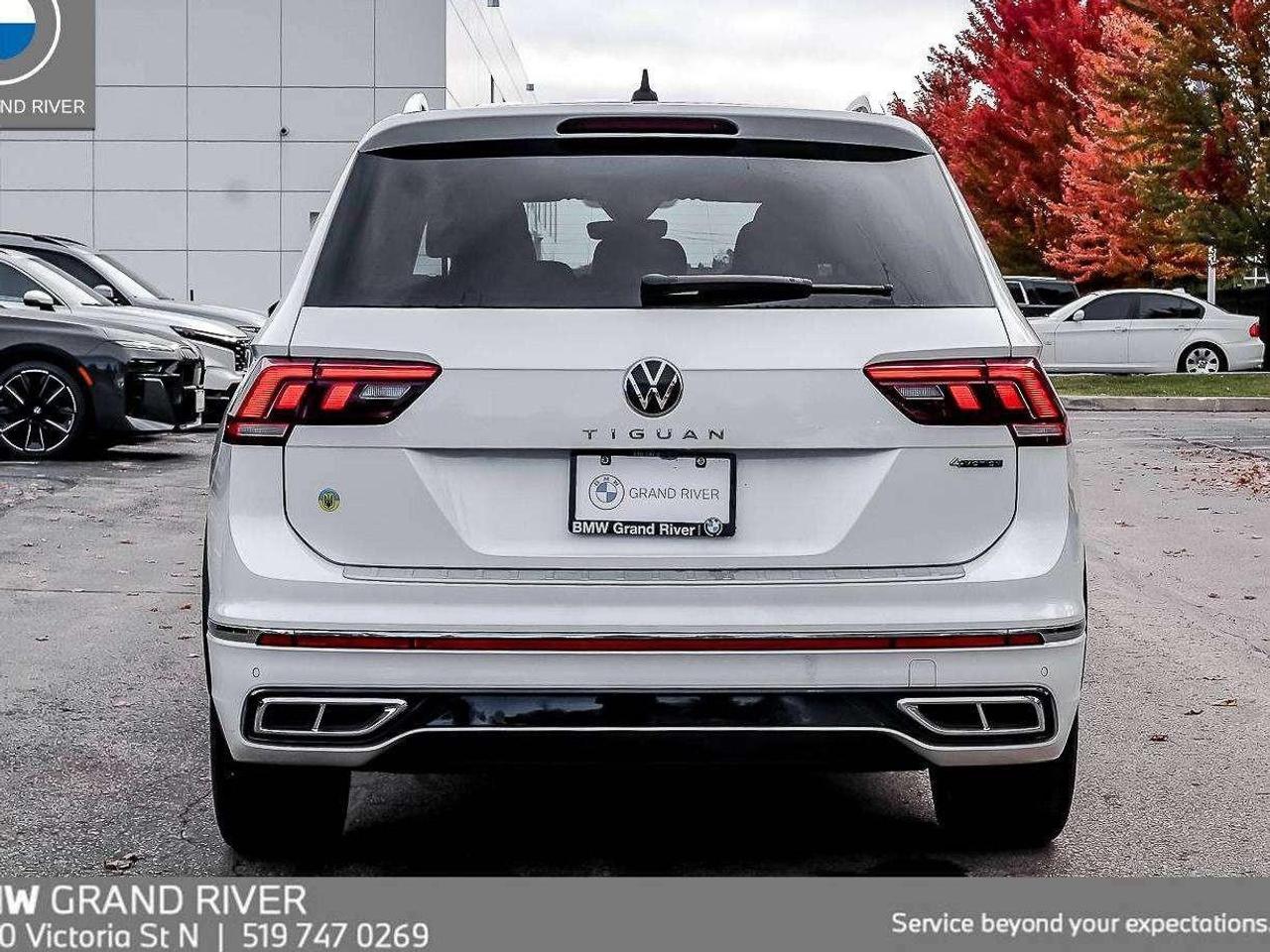 2023 Volkswagen Tiguan Highline R-LINE 4dr All-wheel Drive 4MOTION Photo