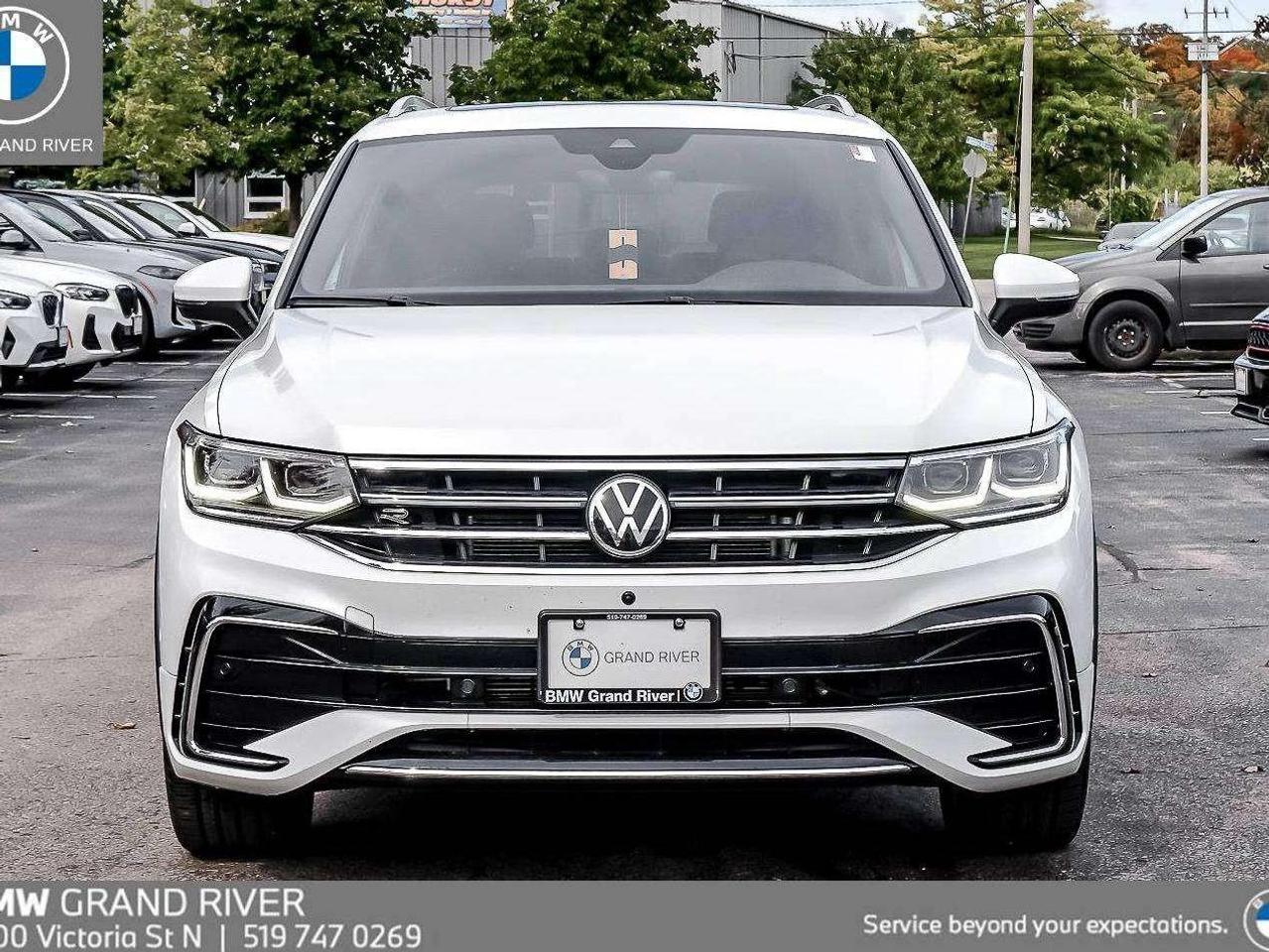 2023 Volkswagen Tiguan Highline R-LINE 4dr All-wheel Drive 4MOTION Photo