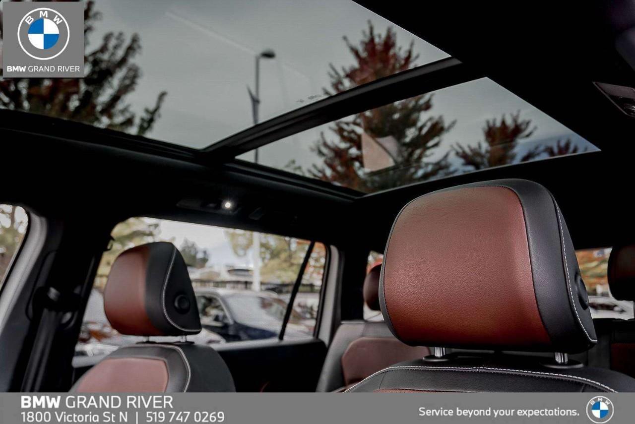 2023 Volkswagen Tiguan Highline R-LINE 4dr All-wheel Drive 4MOTION Photo