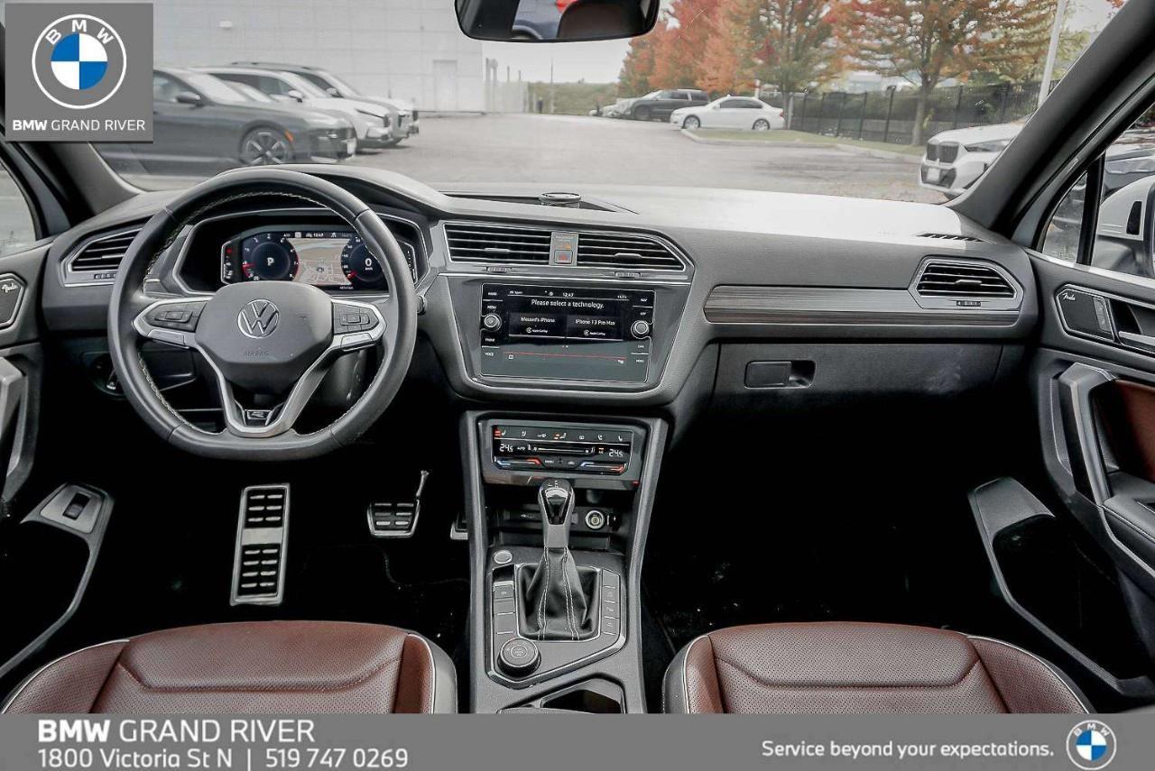 2023 Volkswagen Tiguan Highline R-LINE 4dr All-wheel Drive 4MOTION Photo