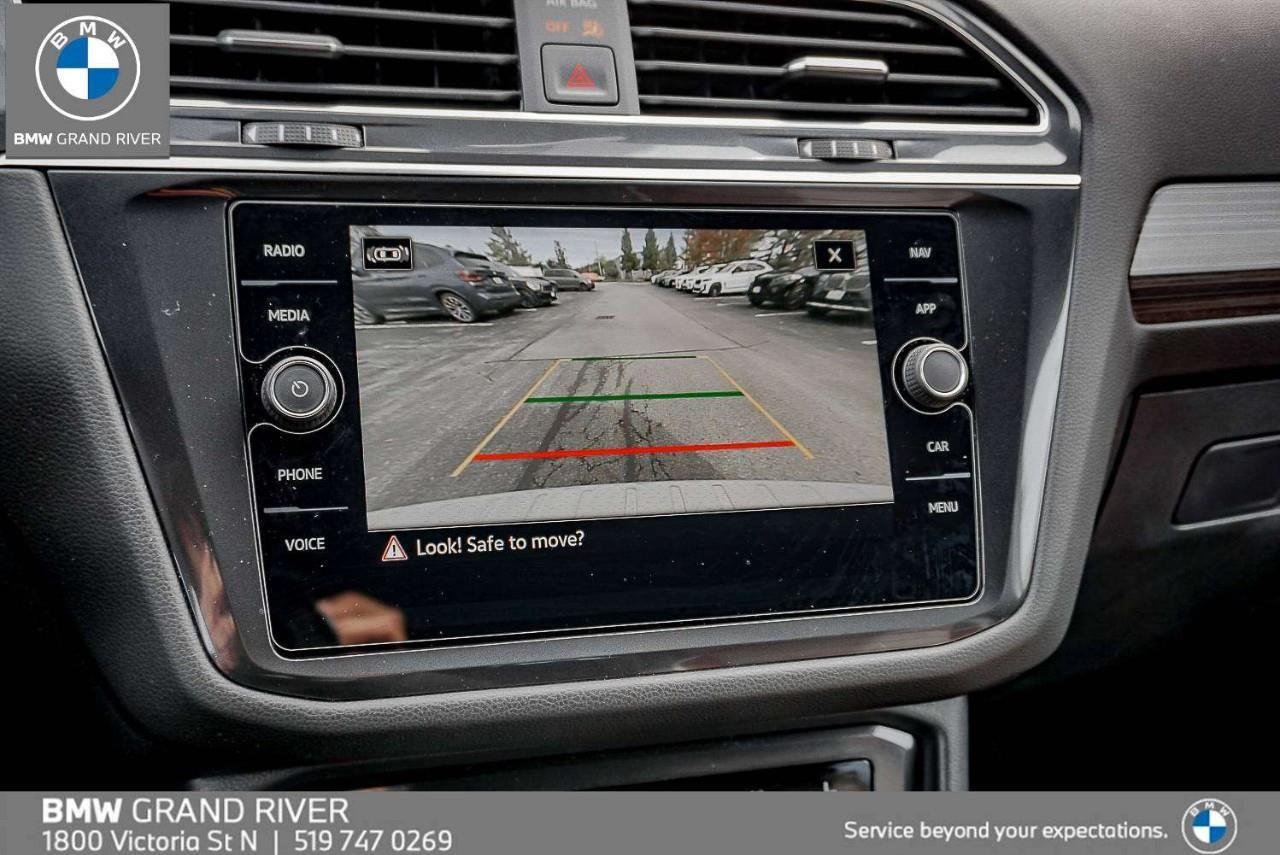 2023 Volkswagen Tiguan Highline R-LINE 4dr All-wheel Drive 4MOTION Photo