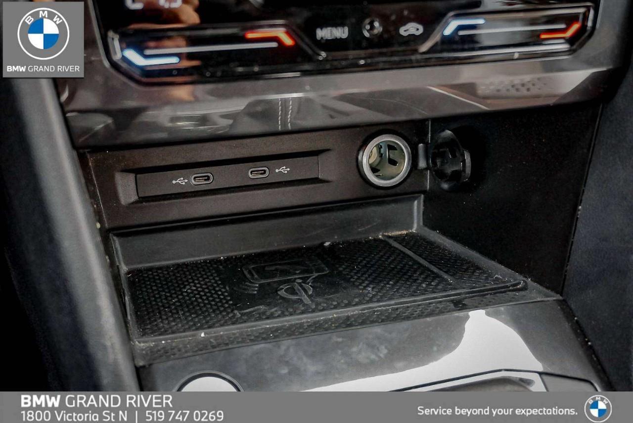 2023 Volkswagen Tiguan Highline R-LINE 4dr All-wheel Drive 4MOTION Photo