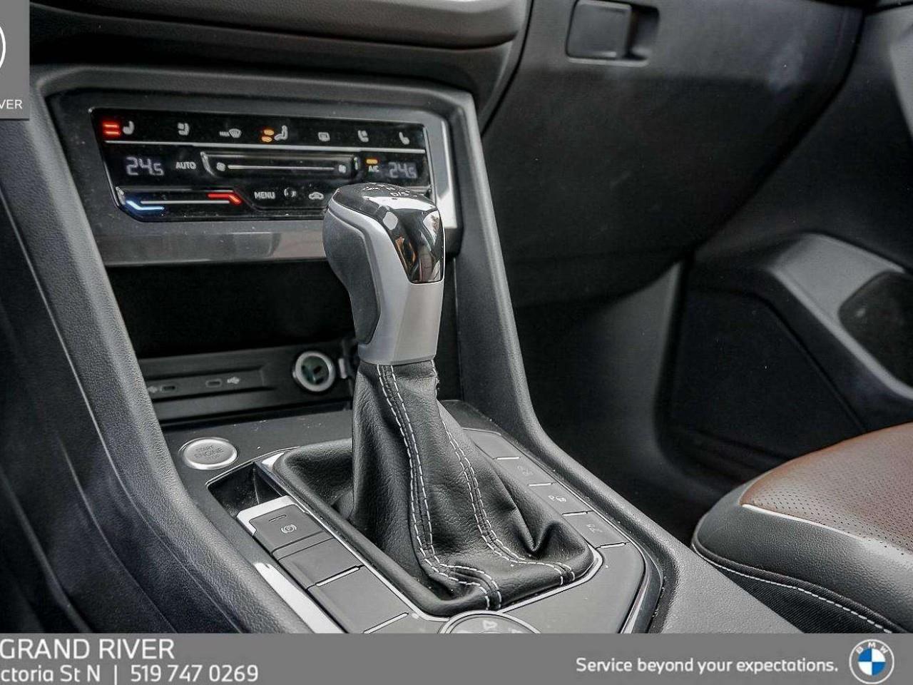 2023 Volkswagen Tiguan Highline R-LINE 4dr All-wheel Drive 4MOTION Photo
