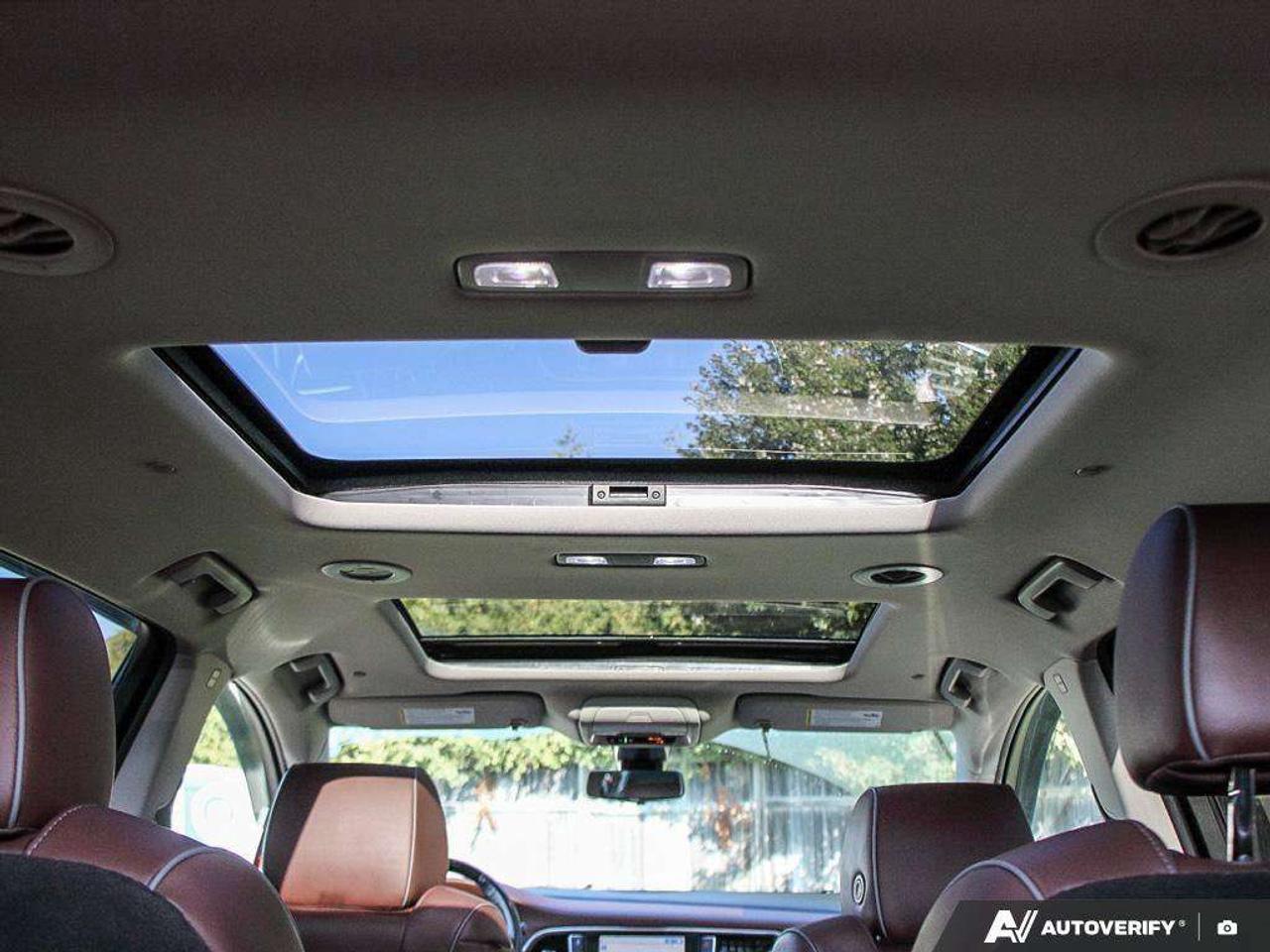 2021 Buick Enclave AVENIR, 3.6L V6, AWD, ALLOYS, LEATHER, 7-PASSENGER, NAVIGATION, CERTIFIED AS-TRADED! Photo