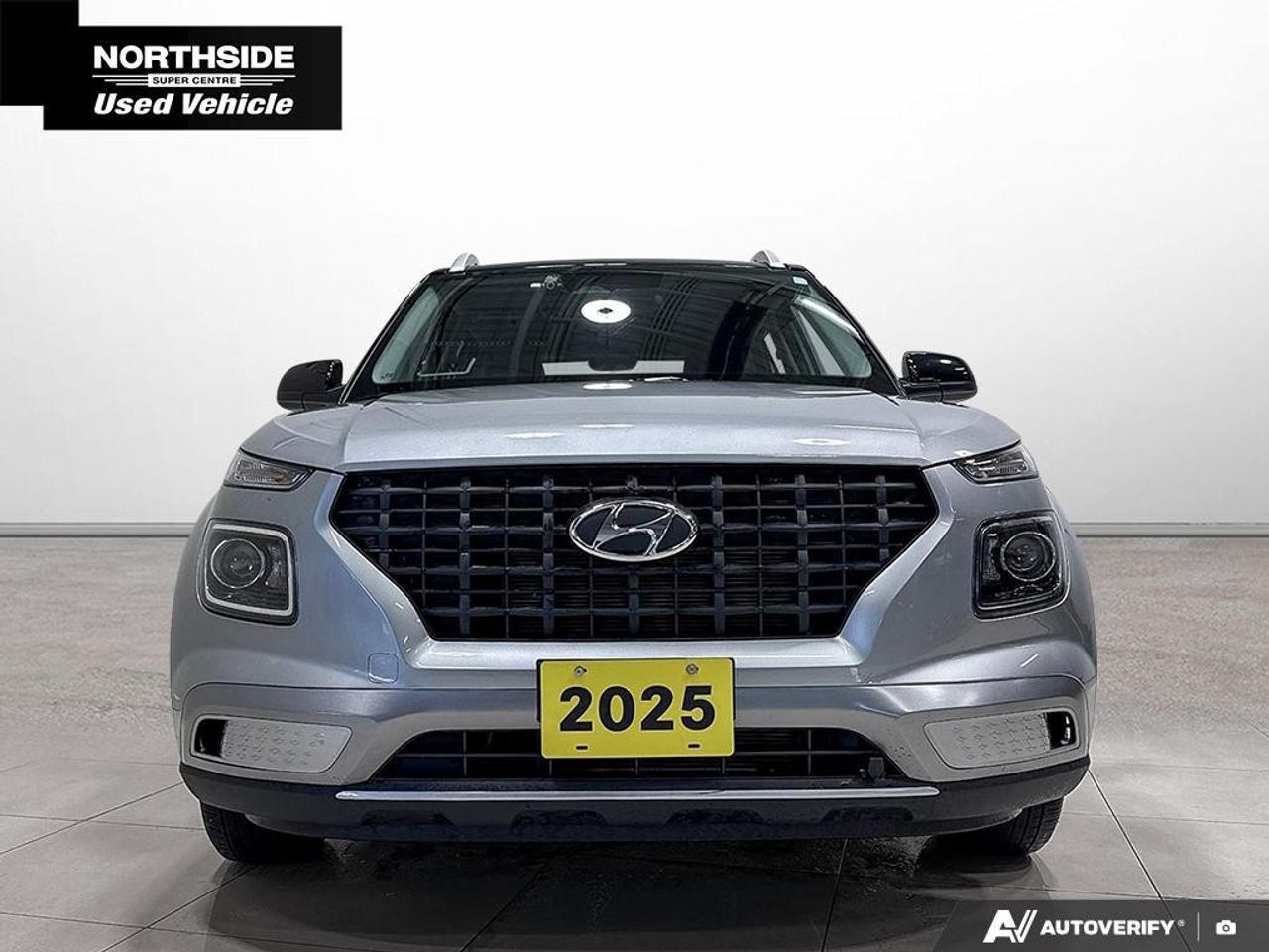 2025 Hyundai Venue Preferred IVT w/Two-Tone Photo1