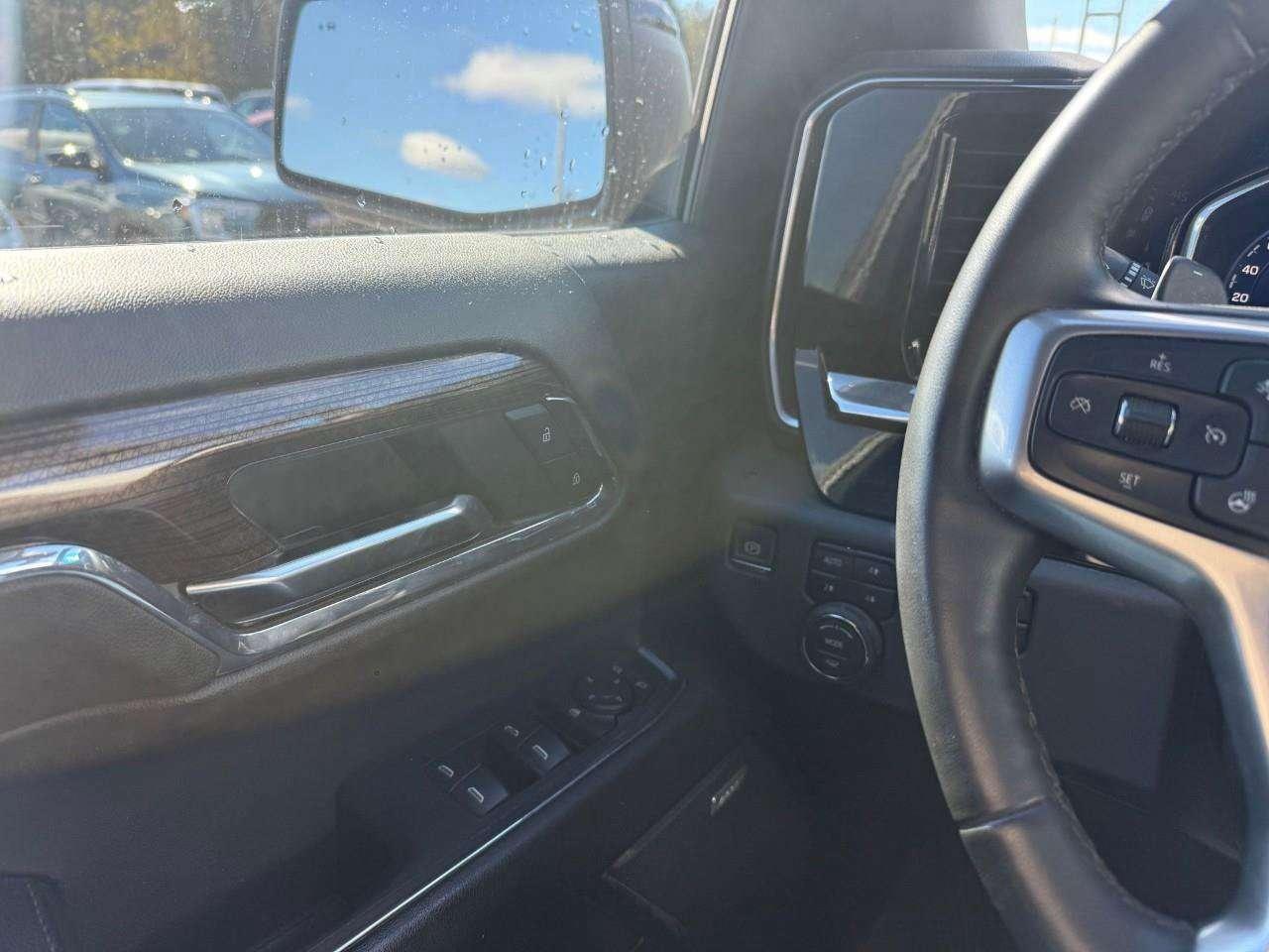 2024 Chevrolet Silverado 1500 BRAY ORIGINAL. ALL WEATHER MATS. RUNNING BOARDS. TONNEAU COVER. BEDLINER. Photo