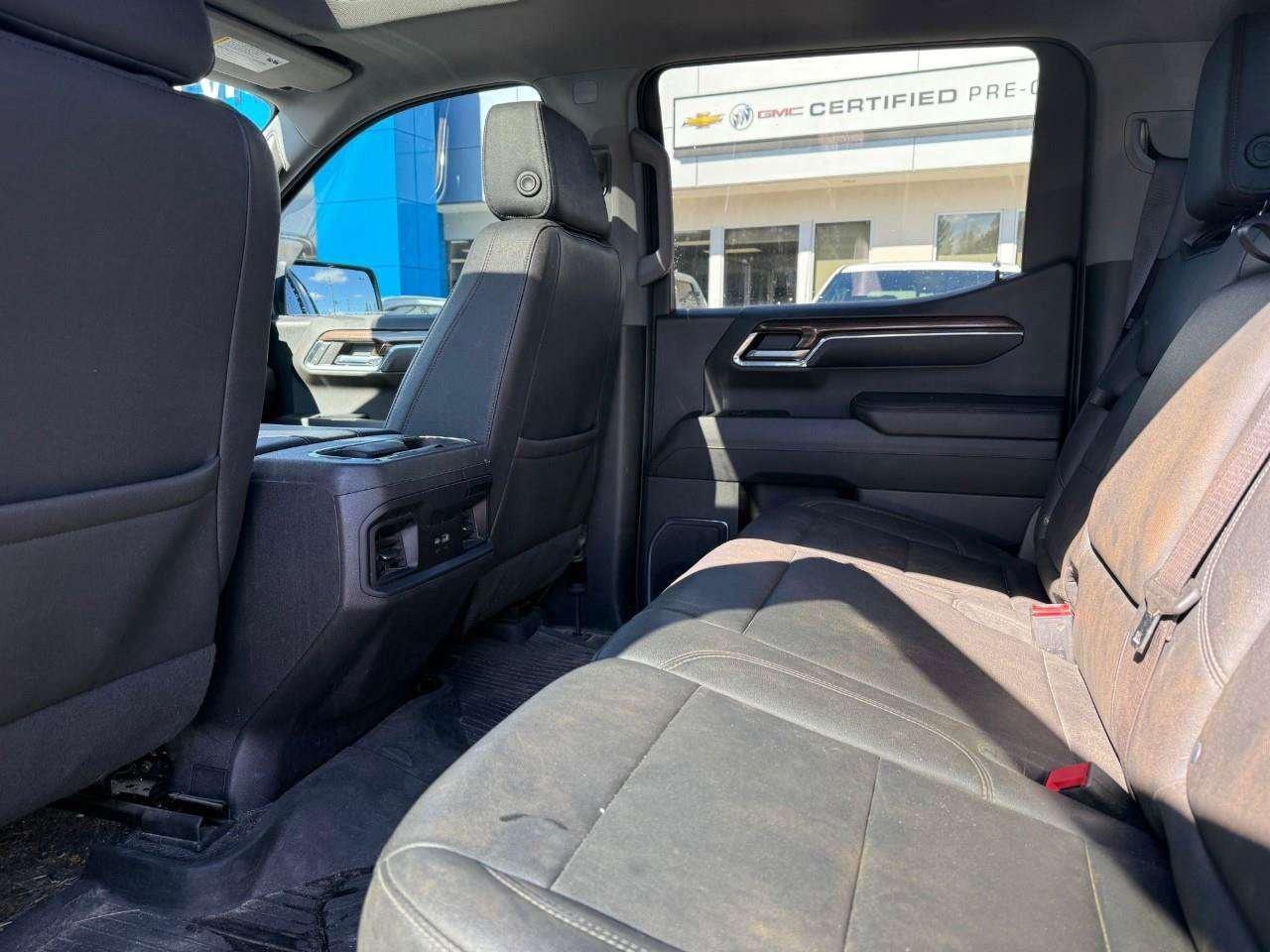 2024 Chevrolet Silverado 1500 BRAY ORIGINAL. ALL WEATHER MATS. RUNNING BOARDS. TONNEAU COVER. BEDLINER. Photo