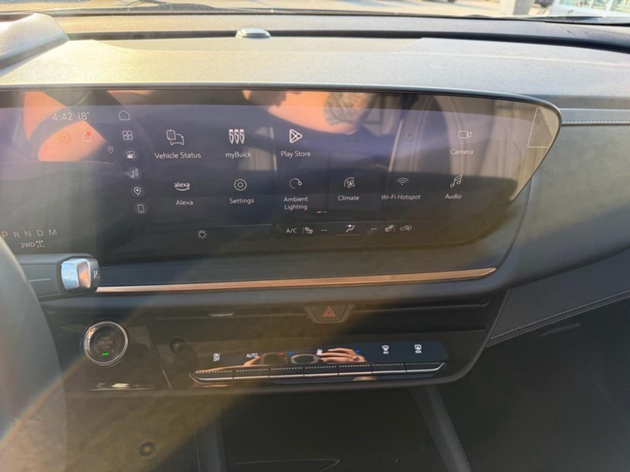 2025 Buick Envision AWD 4dr Avenir Photo