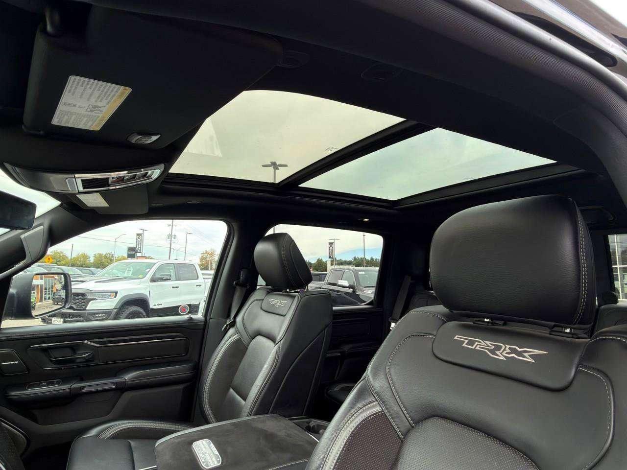 2023 RAM 1500 ACCIDENT FREE   SUNROOF   LEATHER Photo