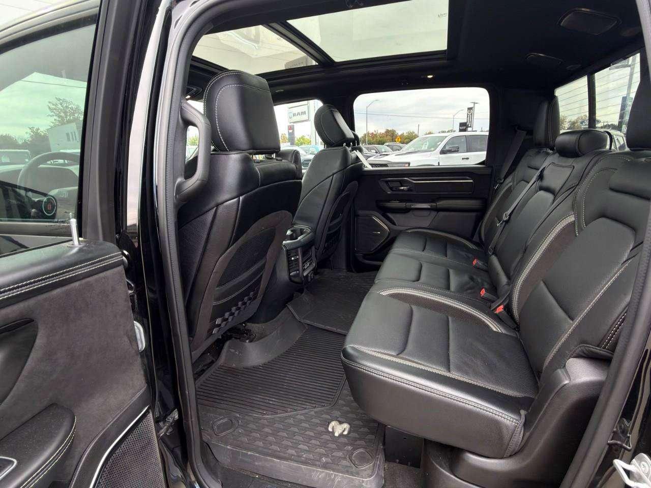 2023 RAM 1500 ACCIDENT FREE   SUNROOF   LEATHER Photo