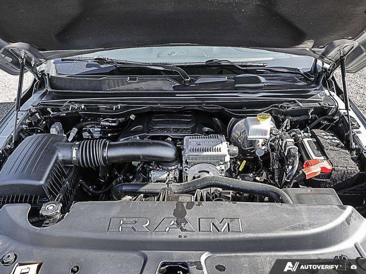 2023 RAM 1500 NIGHT CREW, 5.7L HEMI V8, 4X4, ALLOYS, LEATHER, HARMAN/KARDON, 1-OWNER, CERTIFIED PREOWNED! Photo
