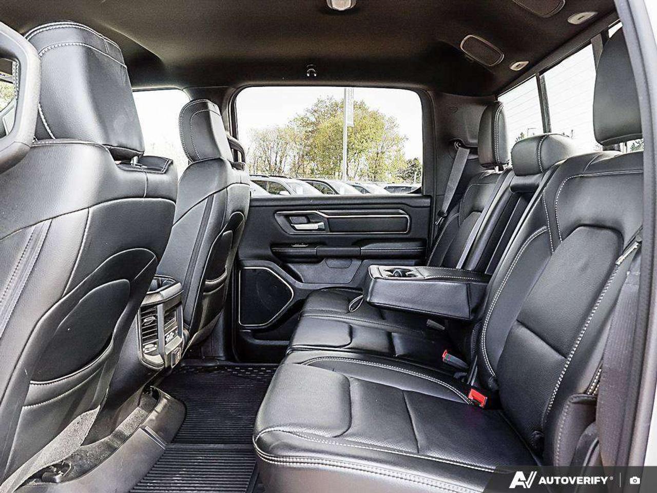2023 RAM 1500 NIGHT CREW, 5.7L HEMI V8, 4X4, ALLOYS, LEATHER, HARMAN/KARDON, 1-OWNER, CERTIFIED PREOWNED! Photo