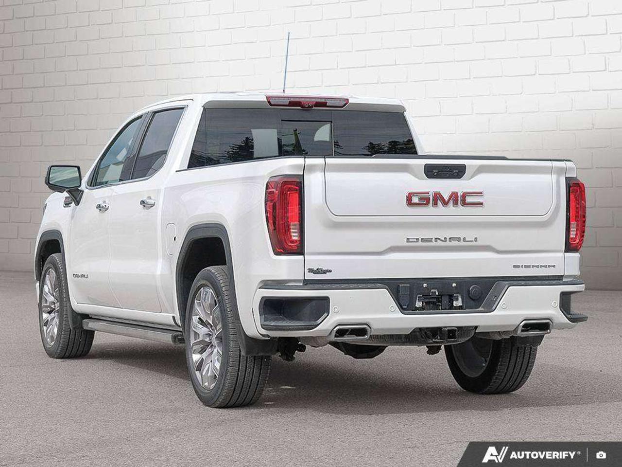 2023 GMC Sierra 1500 DENALI, 6.2L V8, 4X4, ALLOYS, LEATHER, BOSE, 1-OWNER, MACMASTER ORIGINAL, CERTIFIED PREOWNED! Photo