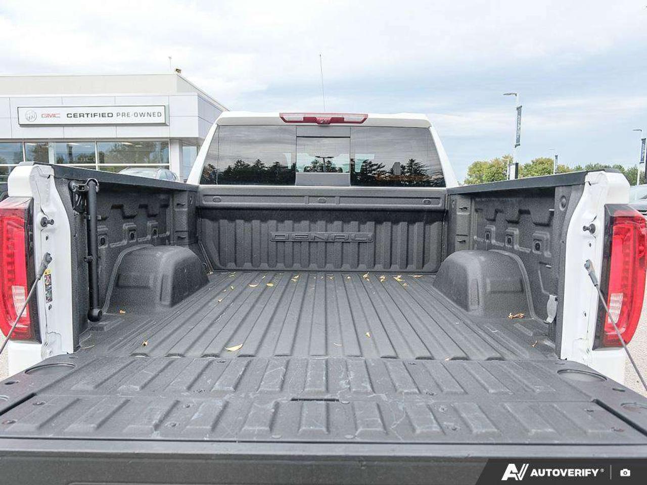2023 GMC Sierra 1500 DENALI, 6.2L V8, 4X4, ALLOYS, LEATHER, BOSE, 1-OWNER, MACMASTER ORIGINAL, CERTIFIED PREOWNED! Photo
