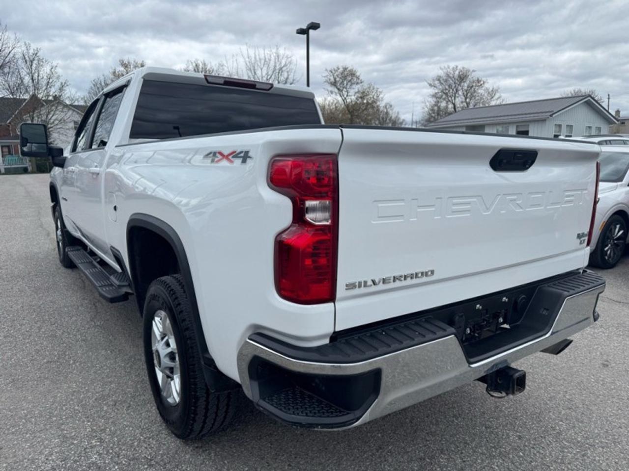 2024 Chevrolet SILVERADO 2500HD 4WD Crew Cab Standard Box LT Photo4