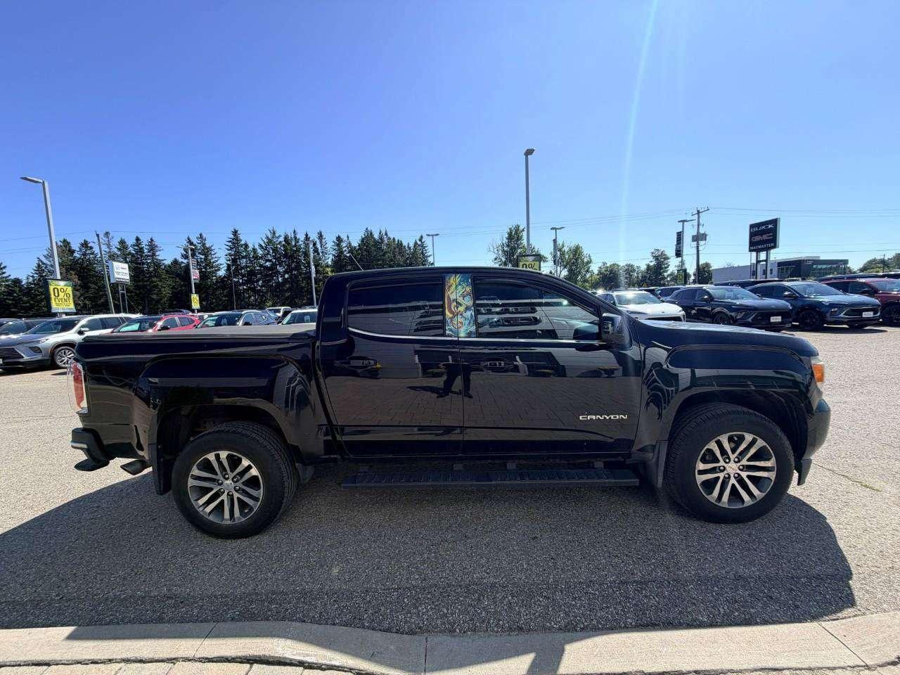 2016 GMC Canyon SLE, NIGHTFALL EDITION, 3.6L V6, RWD, ALLOYS, CLOTH, CERTIFIED AS-TRADED! Photo