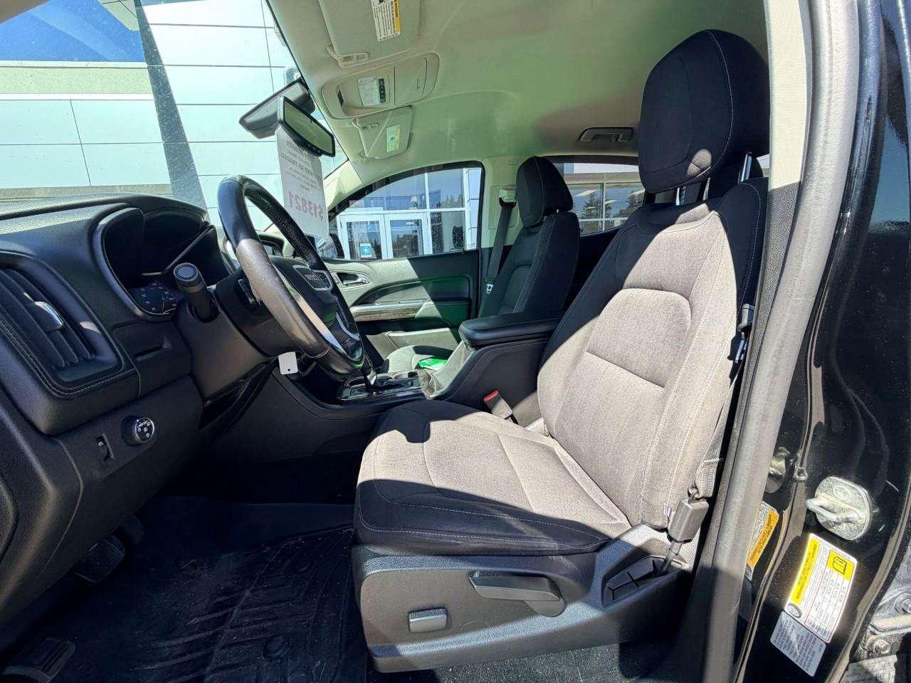 2016 GMC Canyon SLE, NIGHTFALL EDITION, 3.6L V6, RWD, ALLOYS, CLOTH, CERTIFIED AS-TRADED! Photo