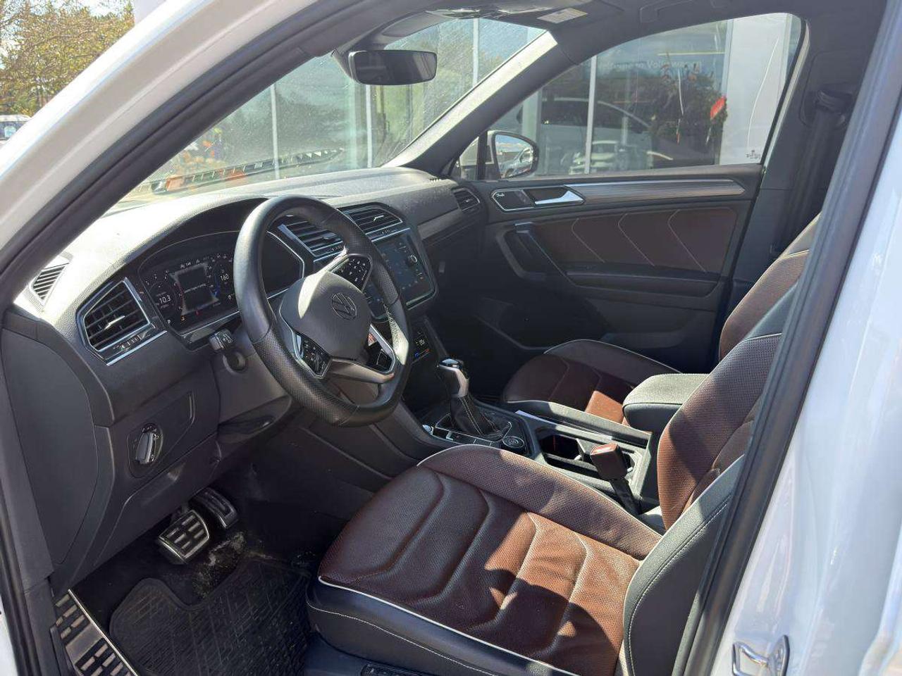 2024 Volkswagen Tiguan HIGHLINE R-LINE 4MOTION Photo
