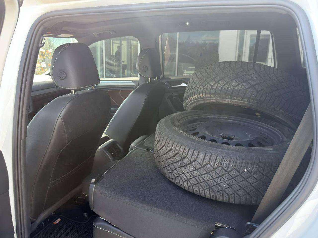 2024 Volkswagen Tiguan HIGHLINE R-LINE 4MOTION Photo