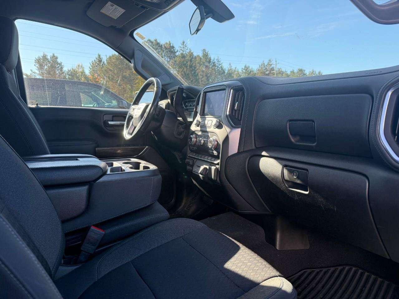 2019 GMC Sierra 1500 BEDLINER. RUNNING BOARDS. ALL WEATHER MATS. X31 OFF ROAD PKG. TRAILERING PKG. KODIAK EDITION. CERTIFIED. Photo