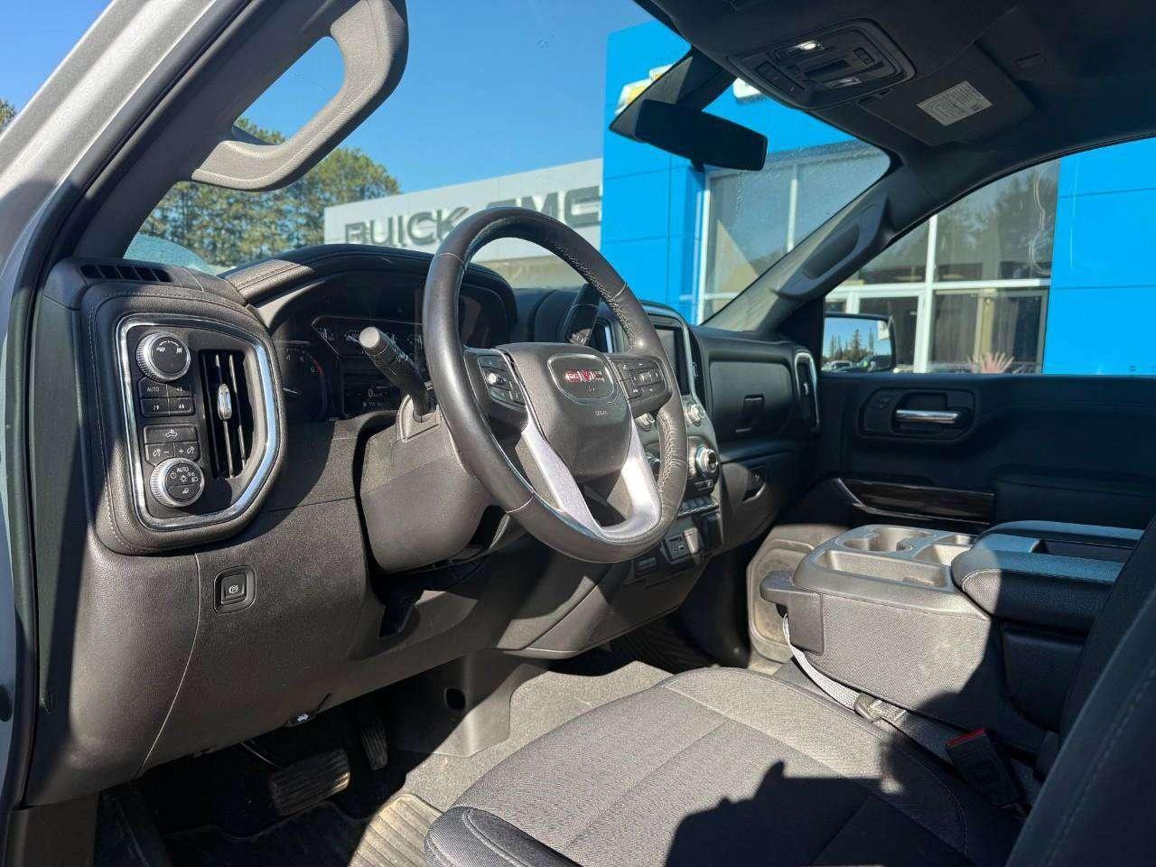 2019 GMC Sierra 1500 BEDLINER. RUNNING BOARDS. ALL WEATHER MATS. X31 OFF ROAD PKG. TRAILERING PKG. KODIAK EDITION. CERTIFIED. Photo
