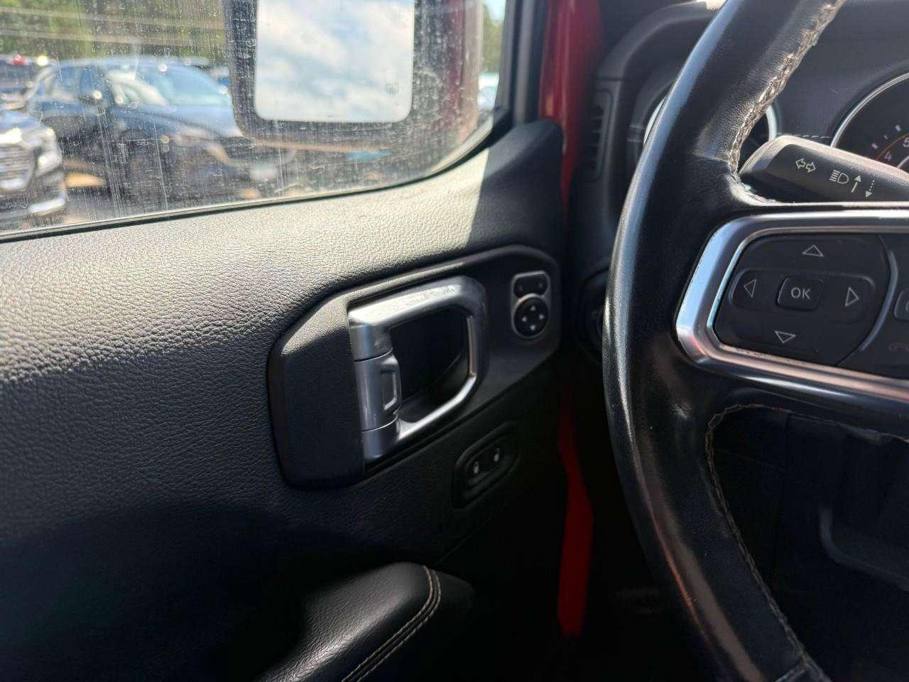 2021 Jeep Wrangler REMOVALE TOP. ALPINE SOUND SYSTEM. SUNRIDER SOFT TOP. HEATED FRONT SEATS. CERTIFIED. Photo