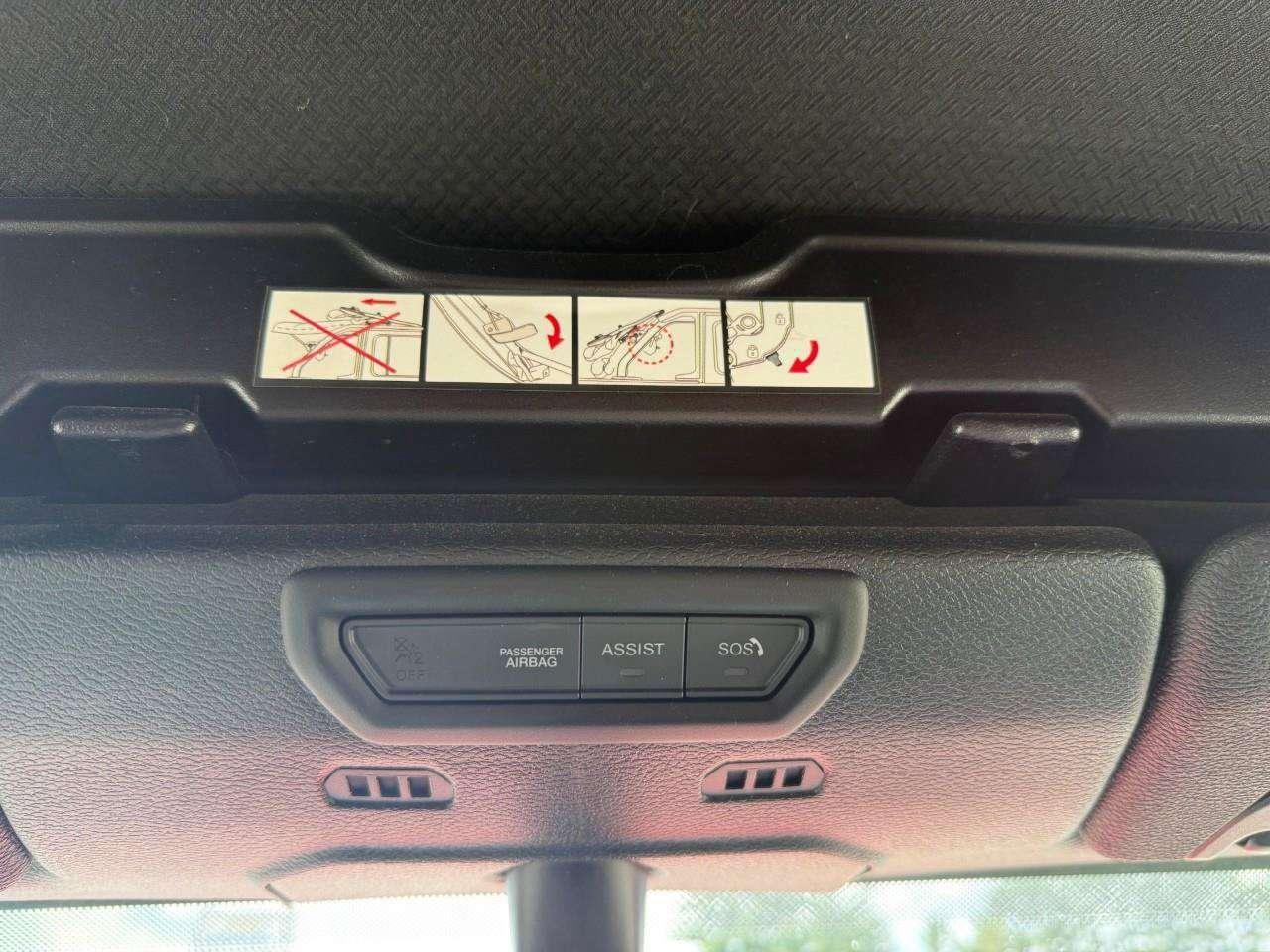 2021 Jeep Wrangler REMOVALE TOP. ALPINE SOUND SYSTEM. SUNRIDER SOFT TOP. HEATED FRONT SEATS. CERTIFIED. Photo