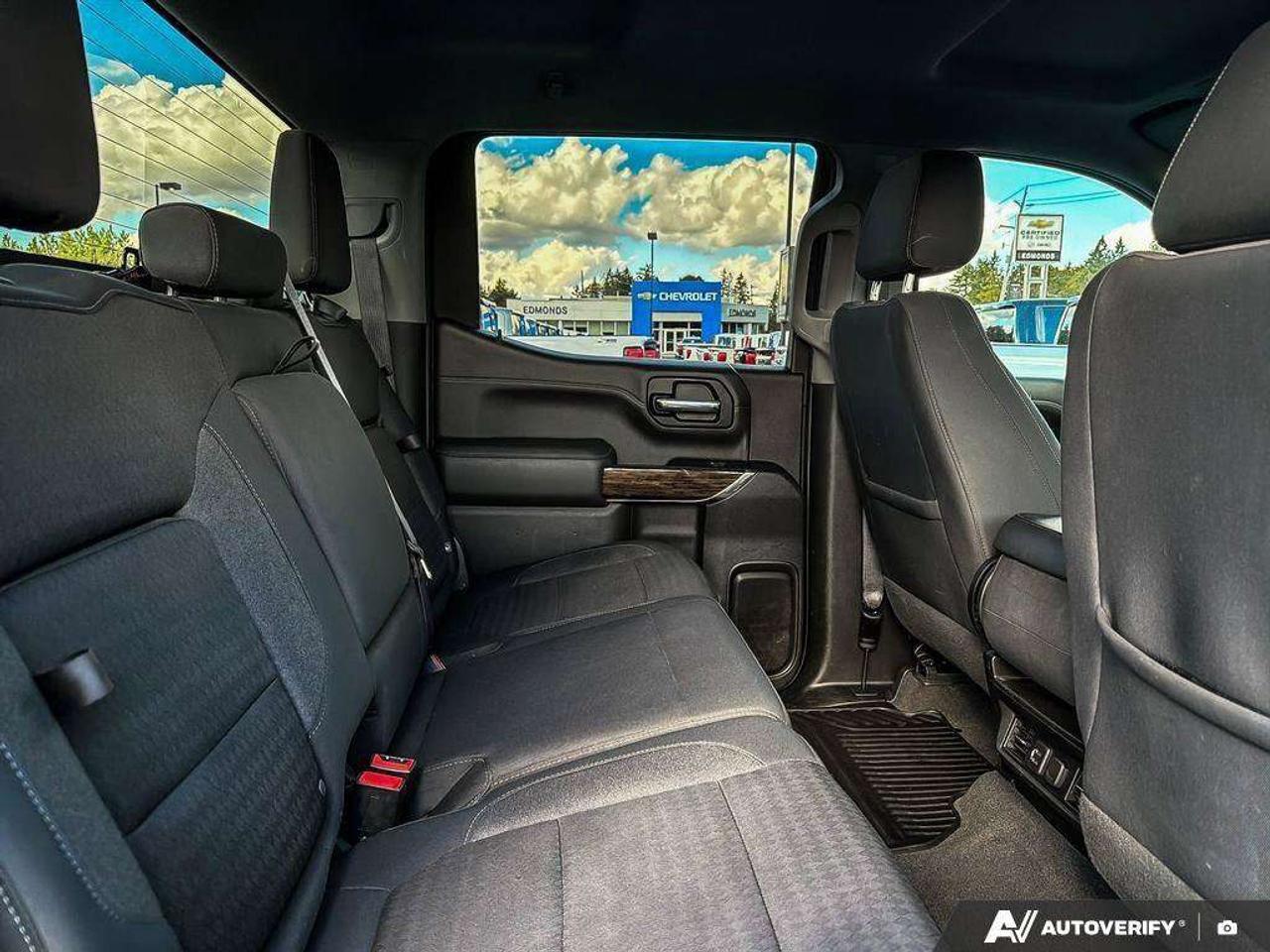 2021 GMC Sierra 1500 Trailer Brake Controller    Remote Start   Heated Seats   Power Folding Mirrors Photo