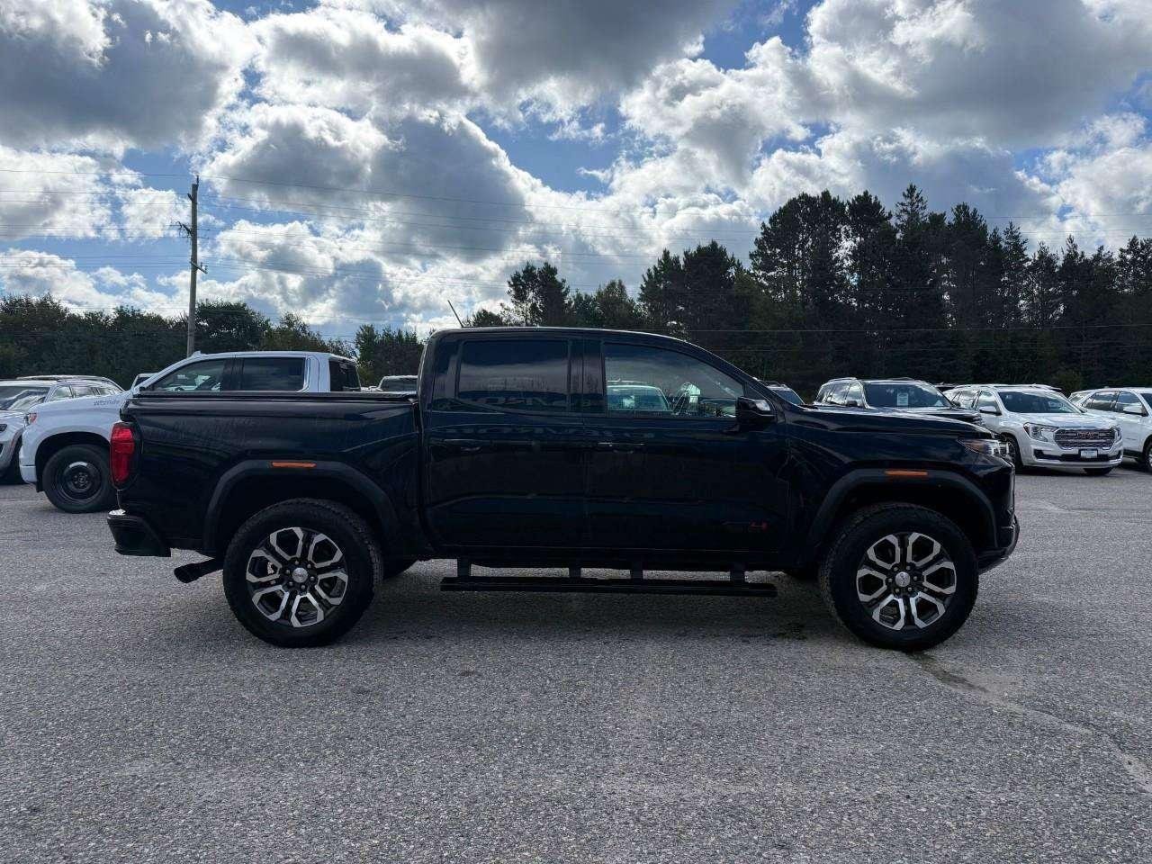 2024 GMC Canyon AT4 PREMIUM PKG. PROGRADE TRAILERING PKG. TECH PLUS PKG. RUNNING BOARDS. TONNEAU. Photo