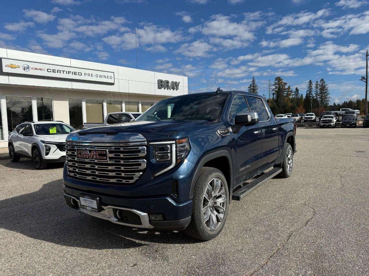 2023 GMC Sierra 1500 POWER RUNNING BOARDS. BEDLINER. HEATED FRONT AND REAR SEATS. BED VIEW CAMERA. HD SURROUND VISION. HITCH GUIDANCE W/HITCH Photo