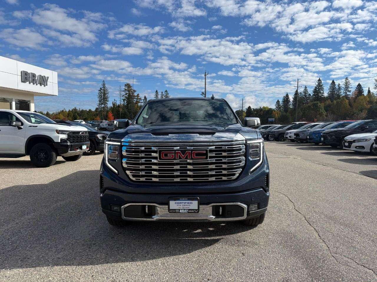 2023 GMC Sierra 1500 POWER RUNNING BOARDS. BEDLINER. HEATED FRONT AND REAR SEATS. BED VIEW CAMERA. HD SURROUND VISION. HITCH GUIDANCE W/HITCH Photo