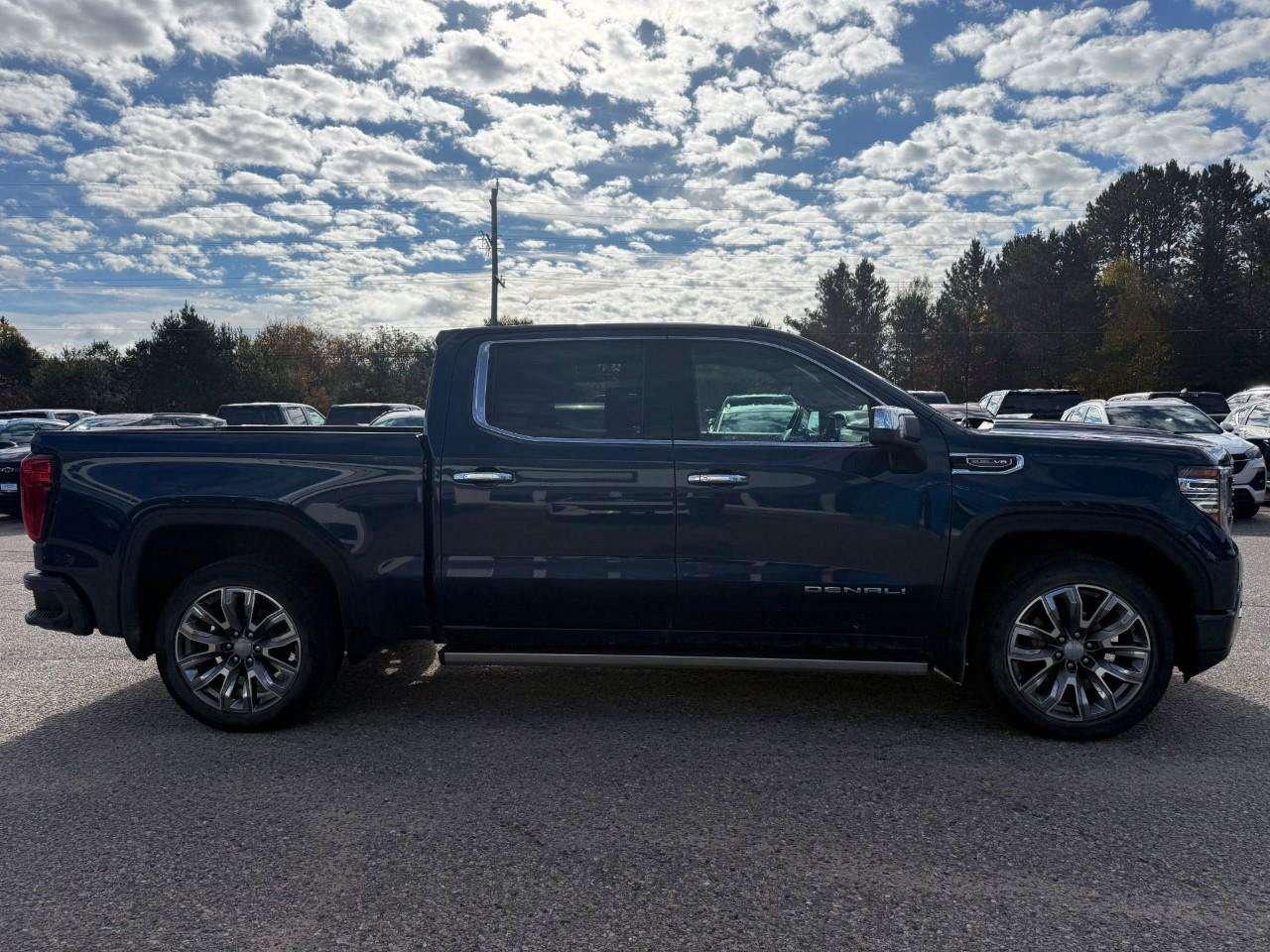 2023 GMC Sierra 1500 POWER RUNNING BOARDS. BEDLINER. HEATED FRONT AND REAR SEATS. BED VIEW CAMERA. HD SURROUND VISION. HITCH GUIDANCE W/HITCH Photo